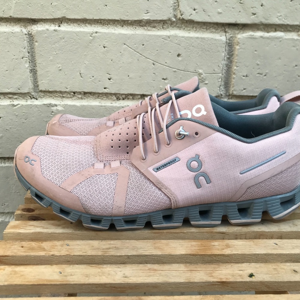 Womens On Cloud Running Shoes Pink Size 10